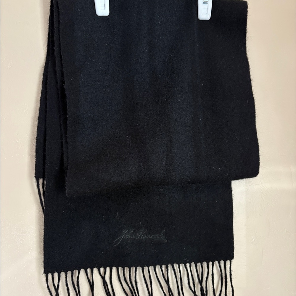 Cashmere scarf; black; John Hancock. Unisex